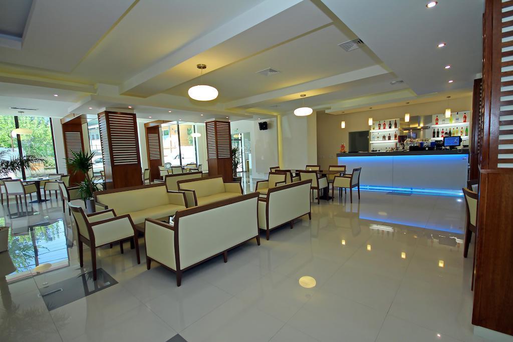 Hotel Eden Tulcea Esterno foto
